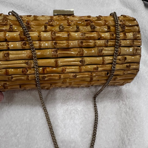 Rattan clutch! Rattan in good condition lining inside of purse shows some wear. - Picture 2 of 14
